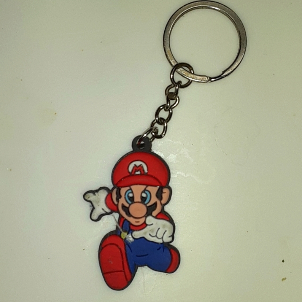 NINTENDO MARIO KEYCHAIN CHARM NRMINT CONDITION